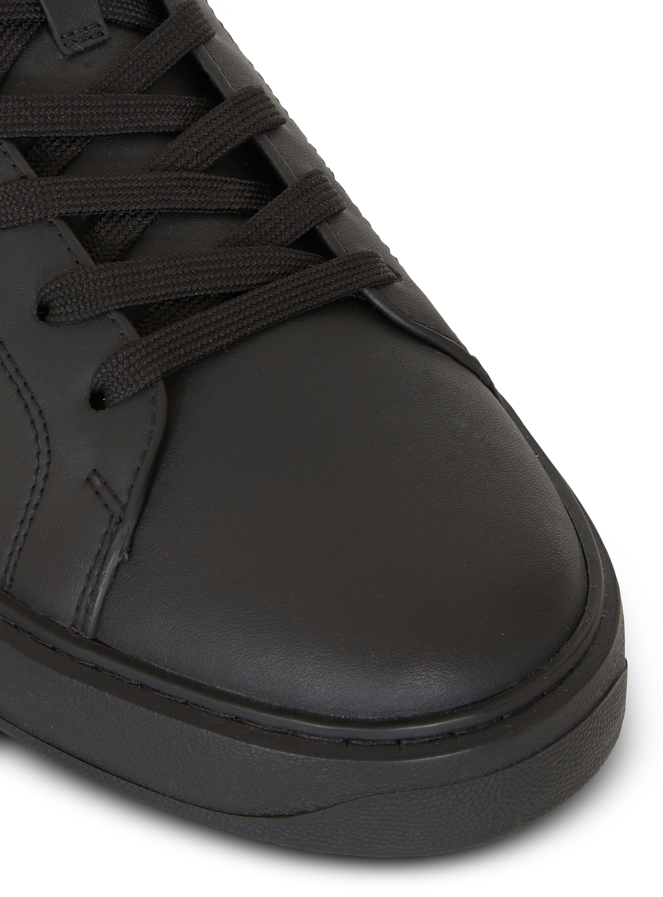 B-Court trainers in calfskin