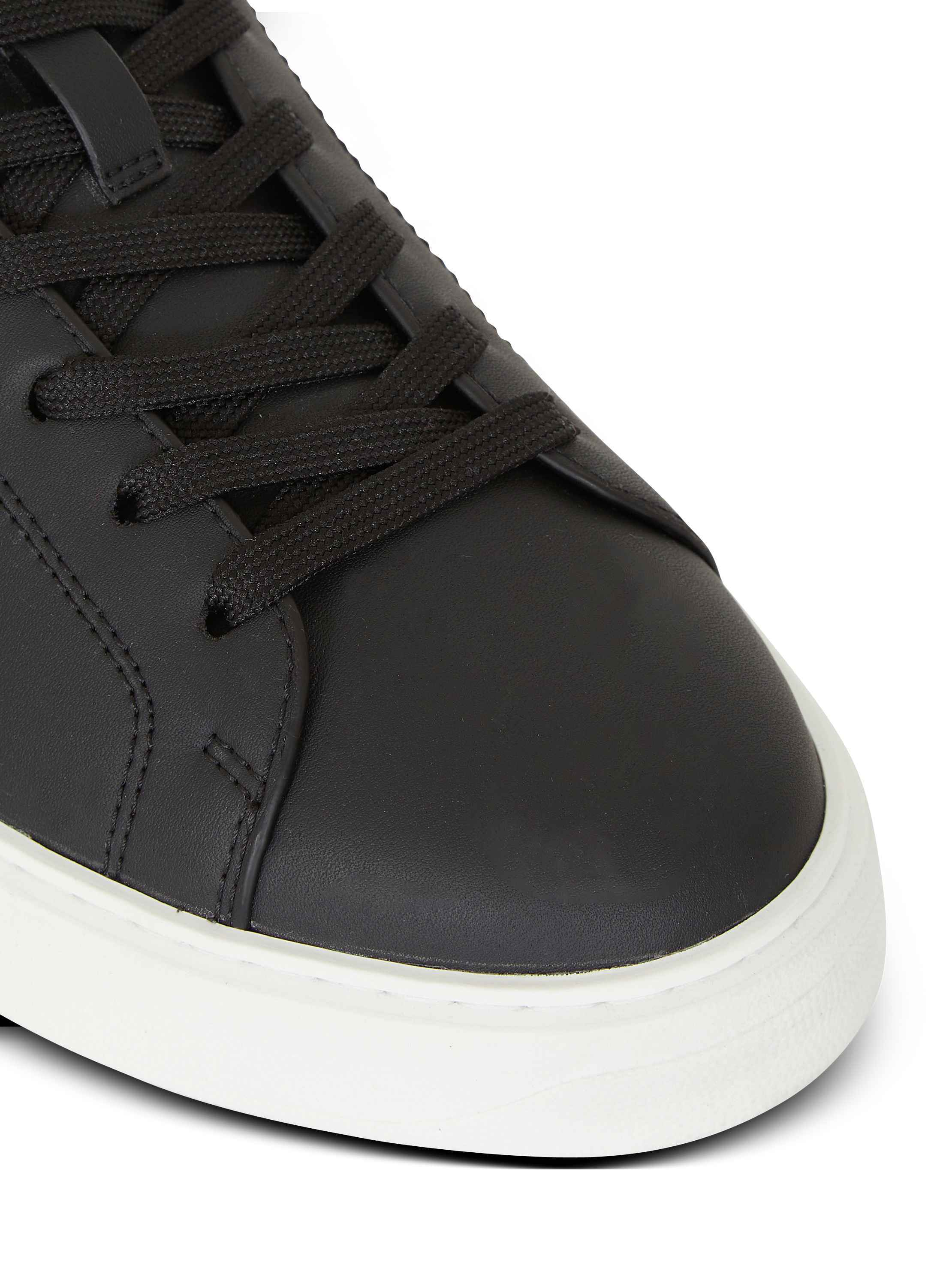 B-Court trainers in calfskin