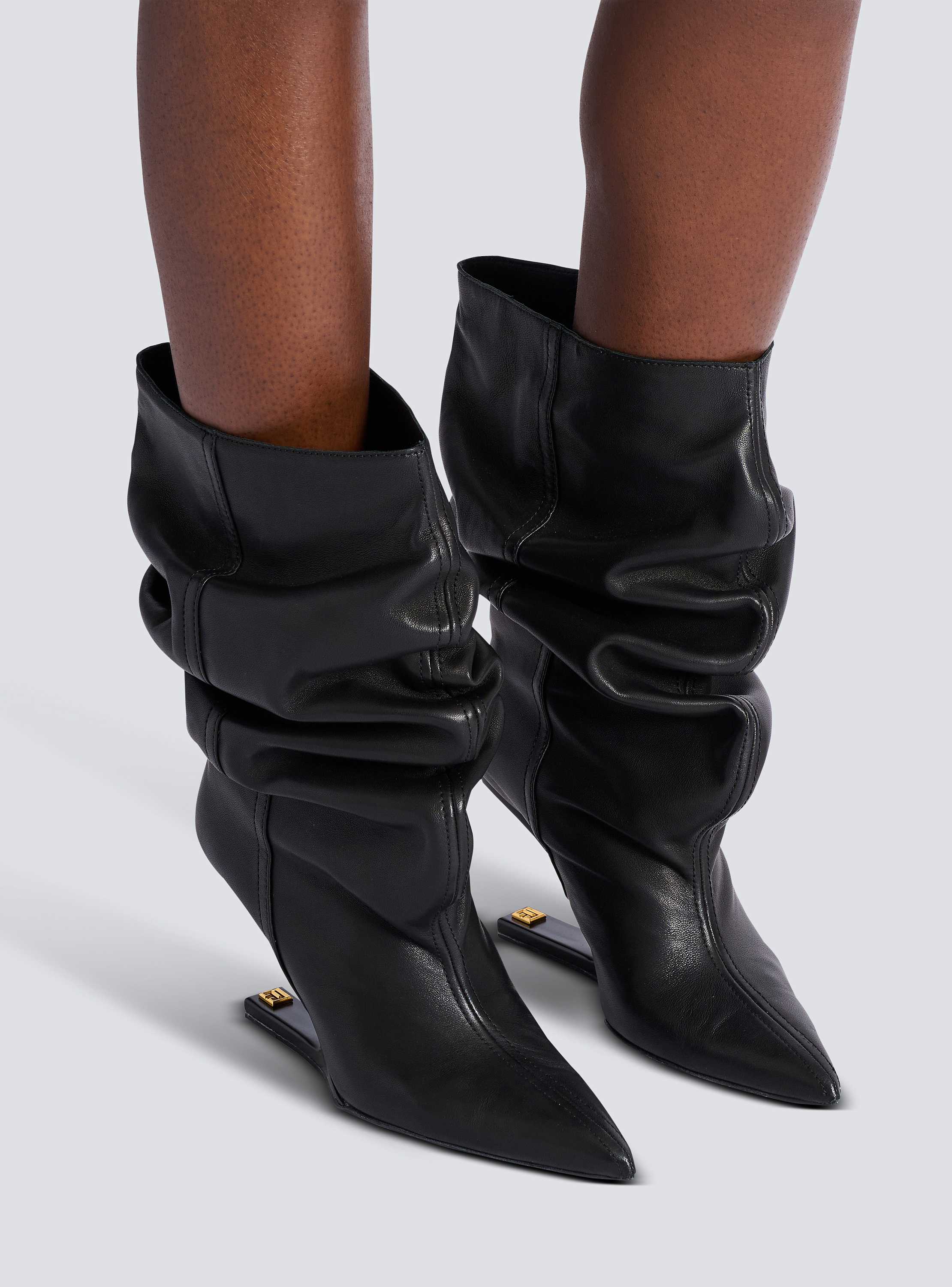 No Wedge smooth leather ankle boots
