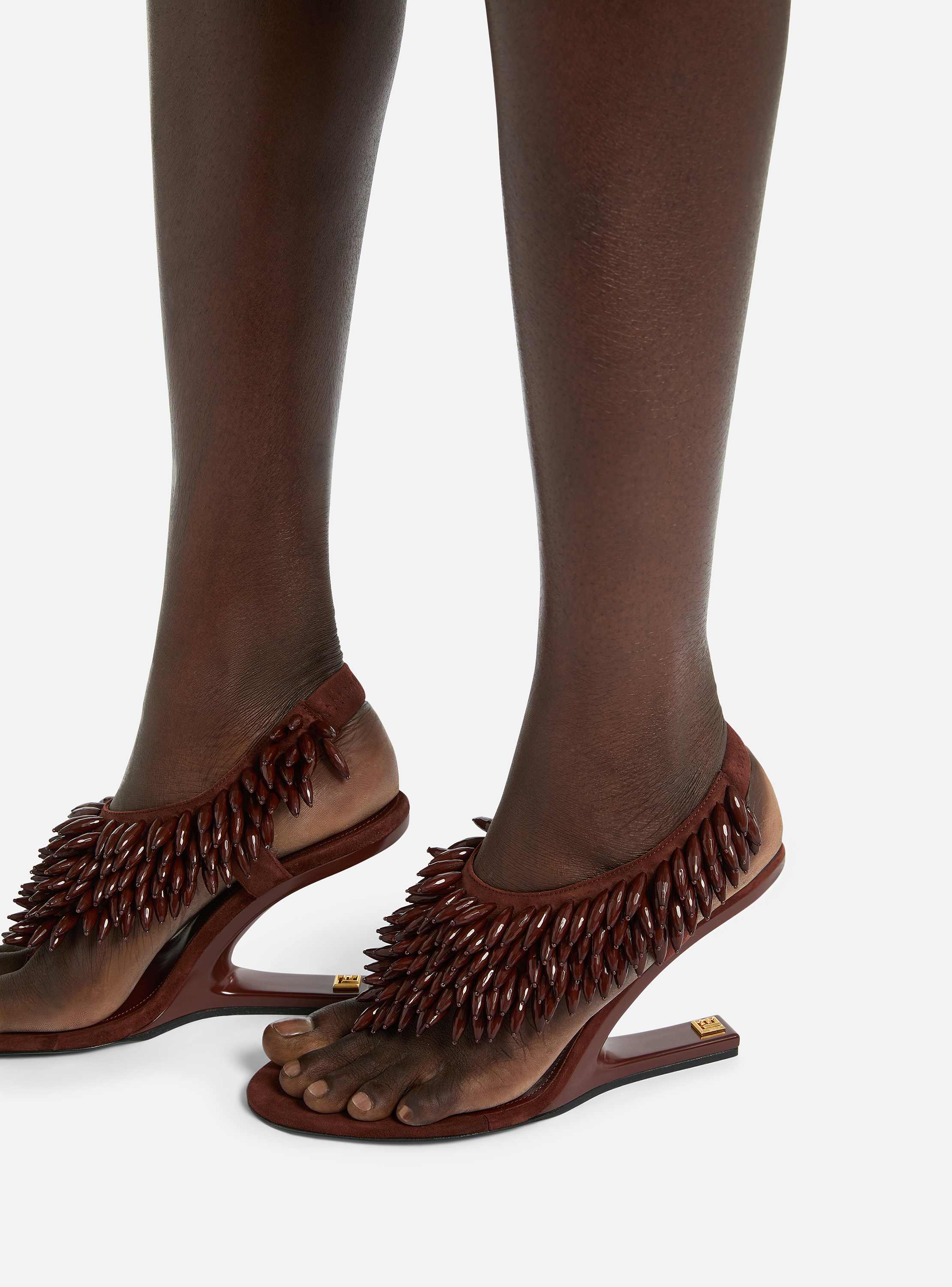 Sandali No Wedge in pelle scamosciata e perle