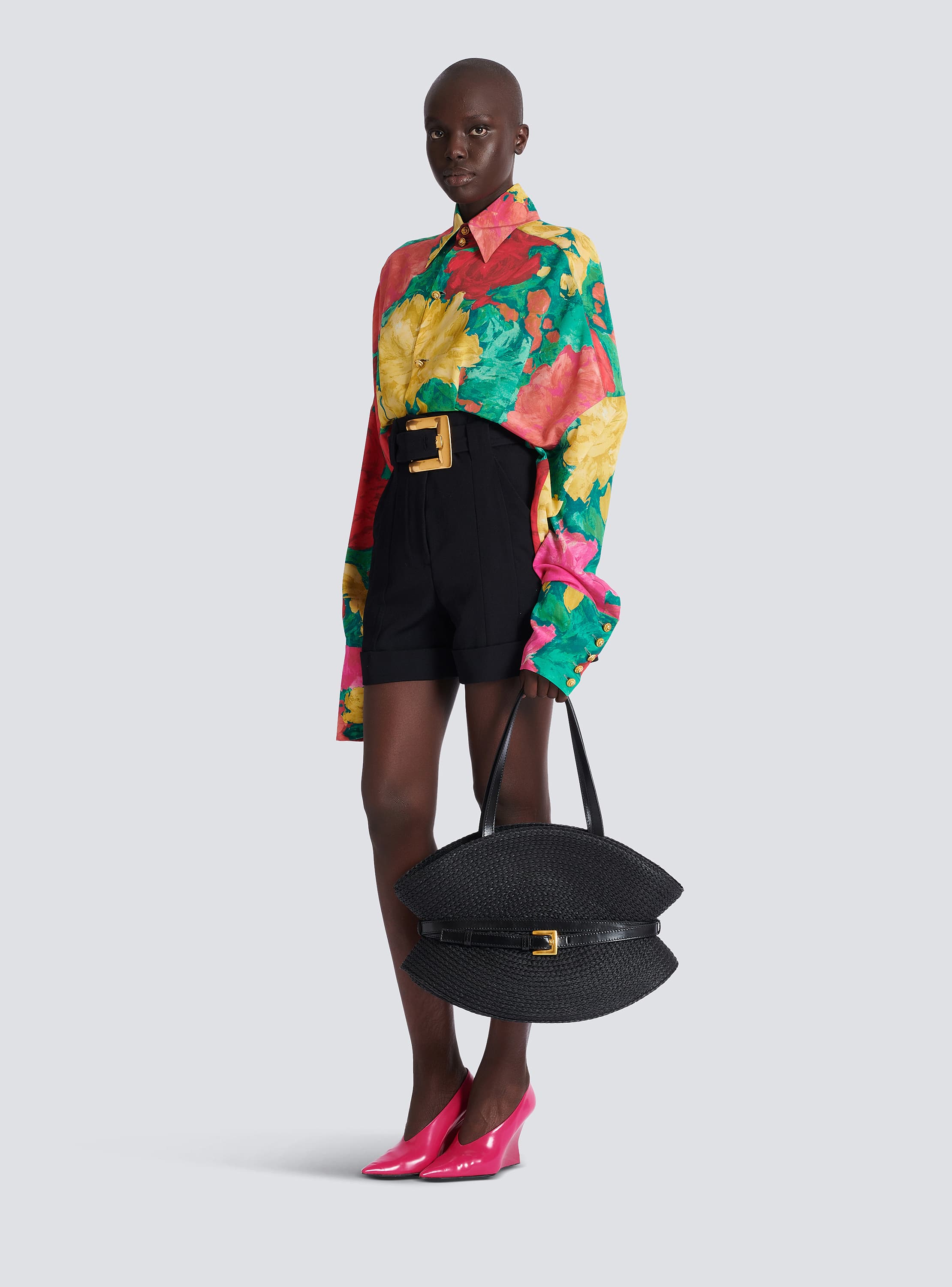 Shuffle Medium bag in calfskin leather and raffia