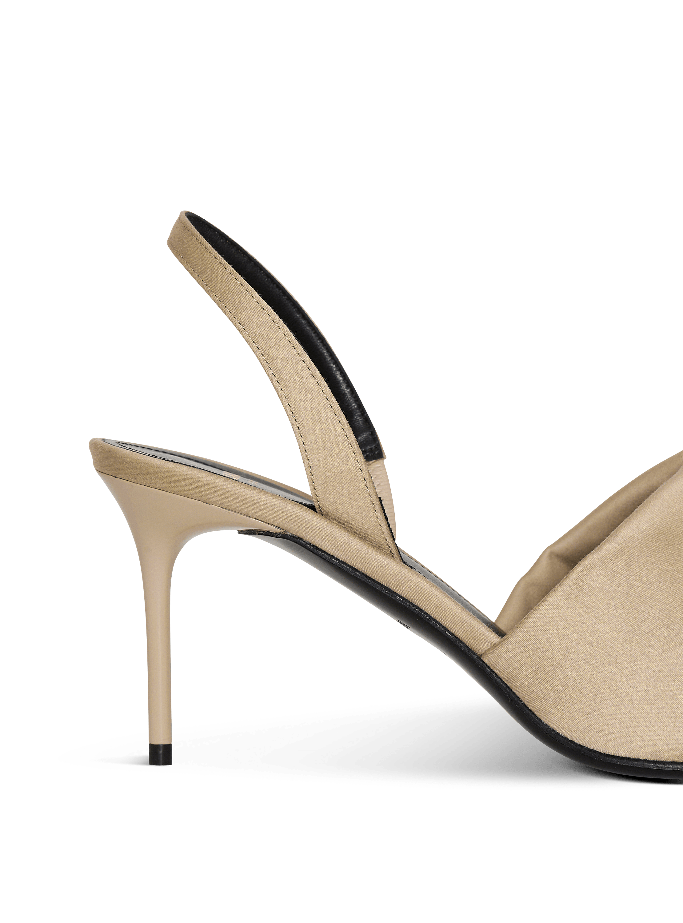 Pumps aus Baumwollgabardine mit Piercing