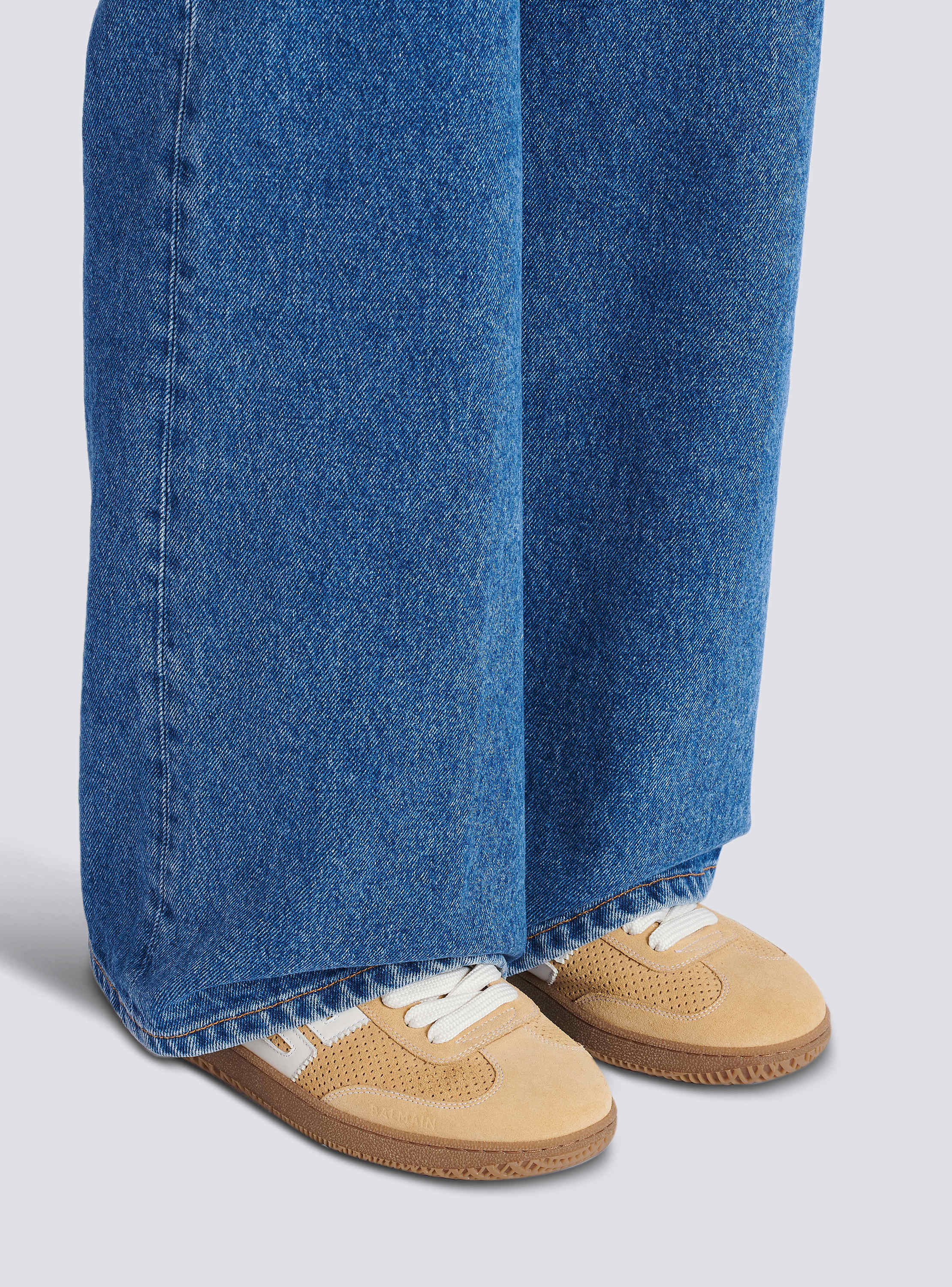 Suede Balmain Swan trainers