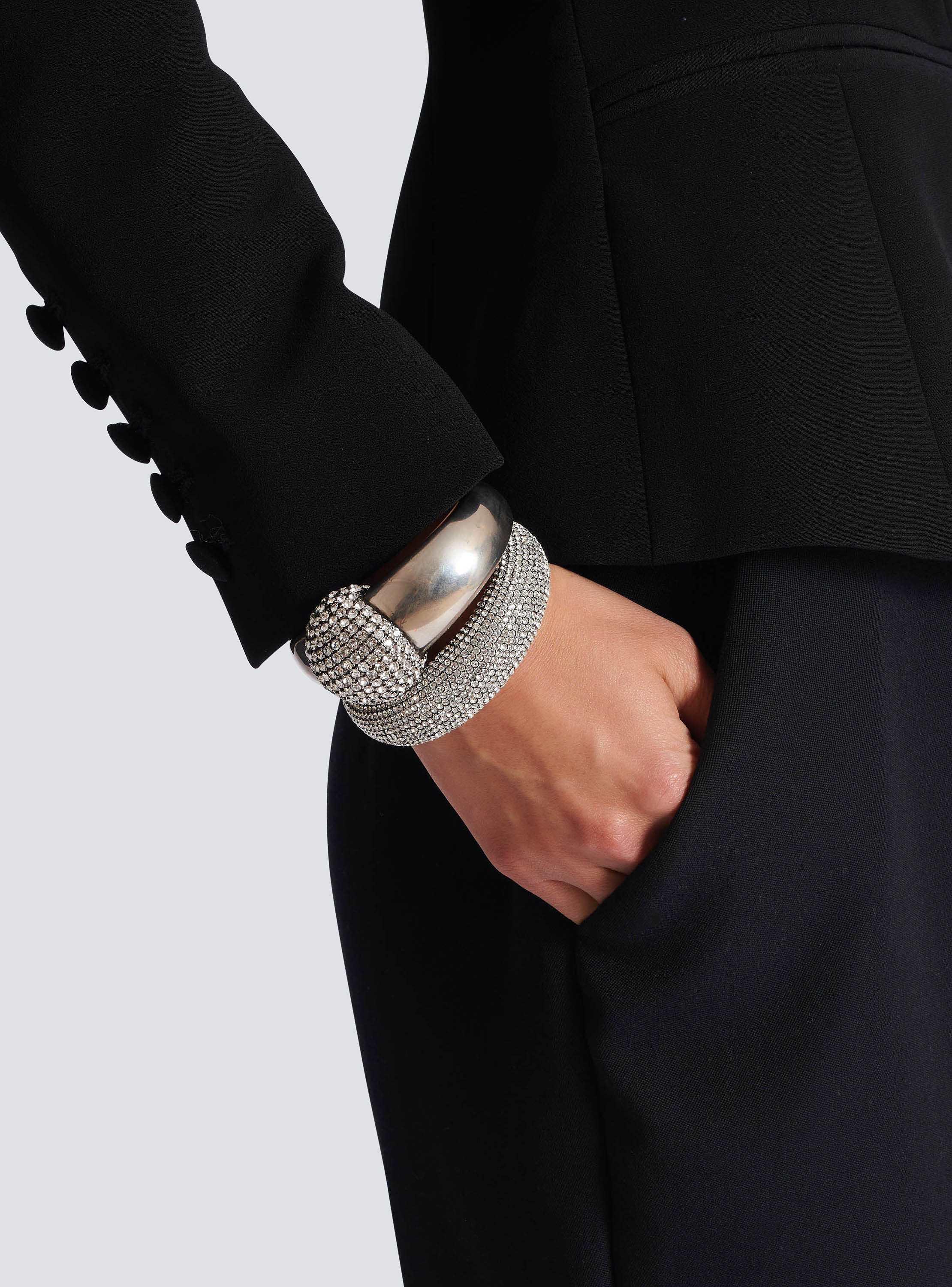 Set of piercing bangle bracelets