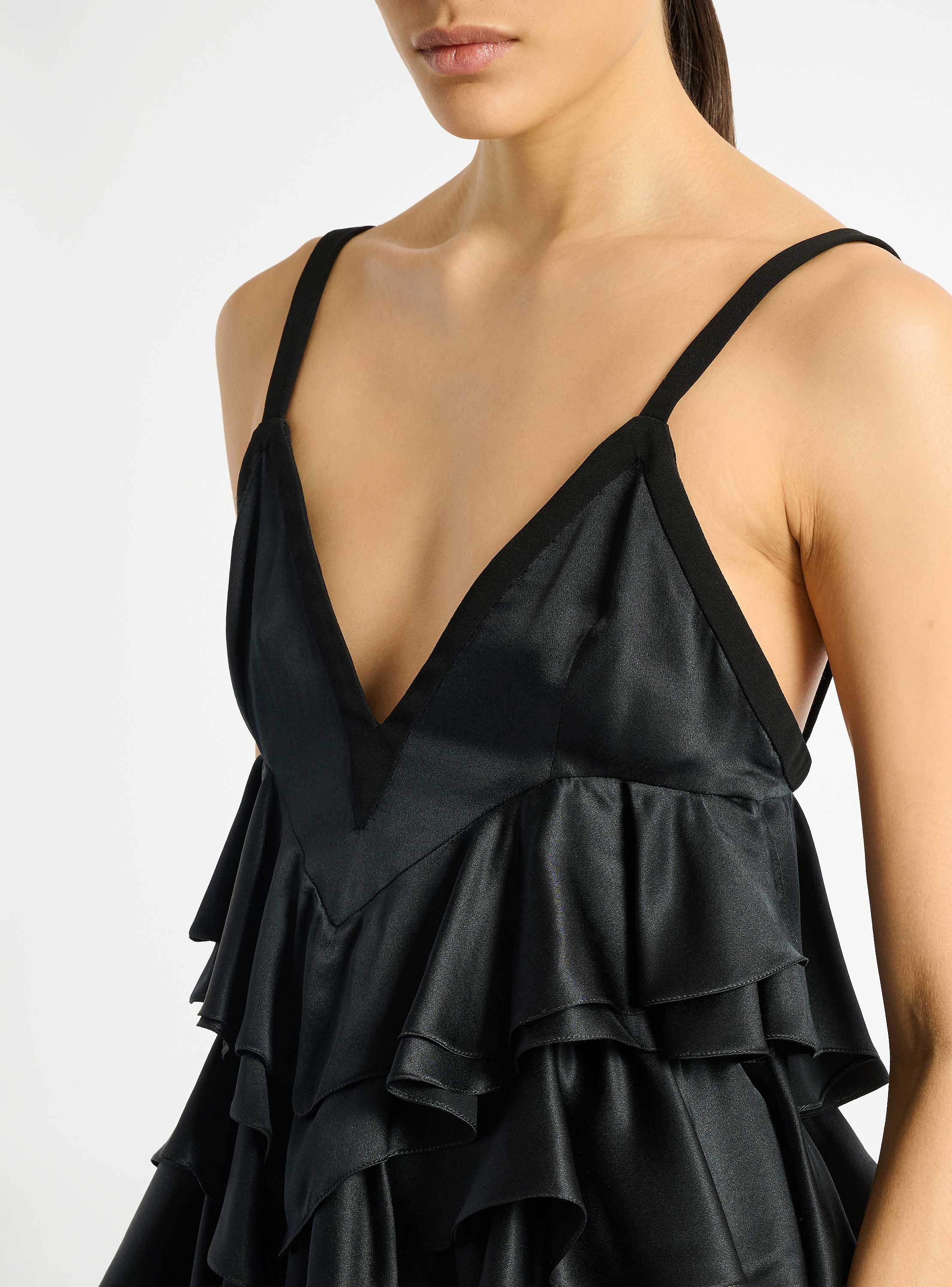 Top &agrave; fines bretelles en satin