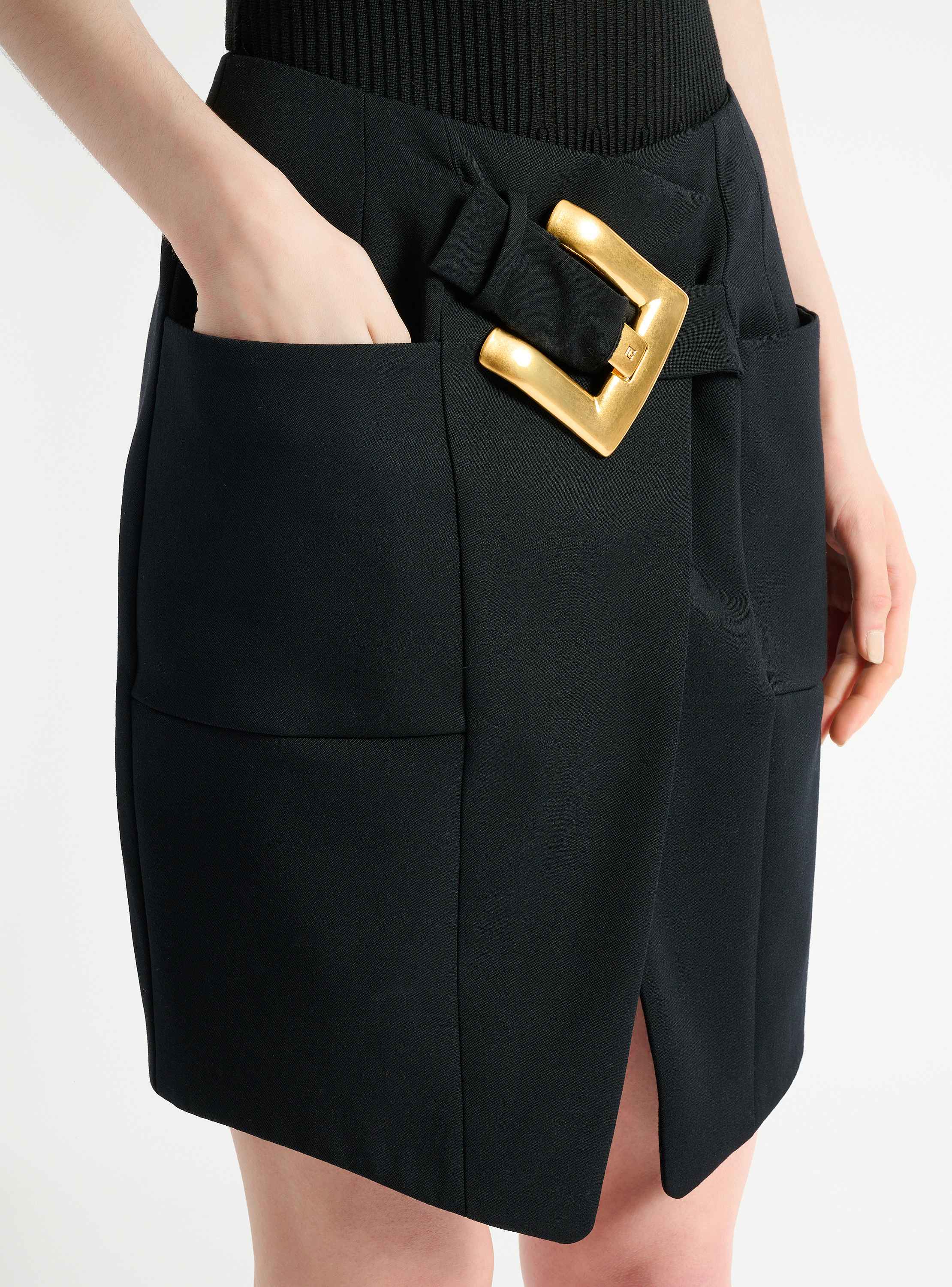 Falda con cintur&oacute;n de grain de poudre