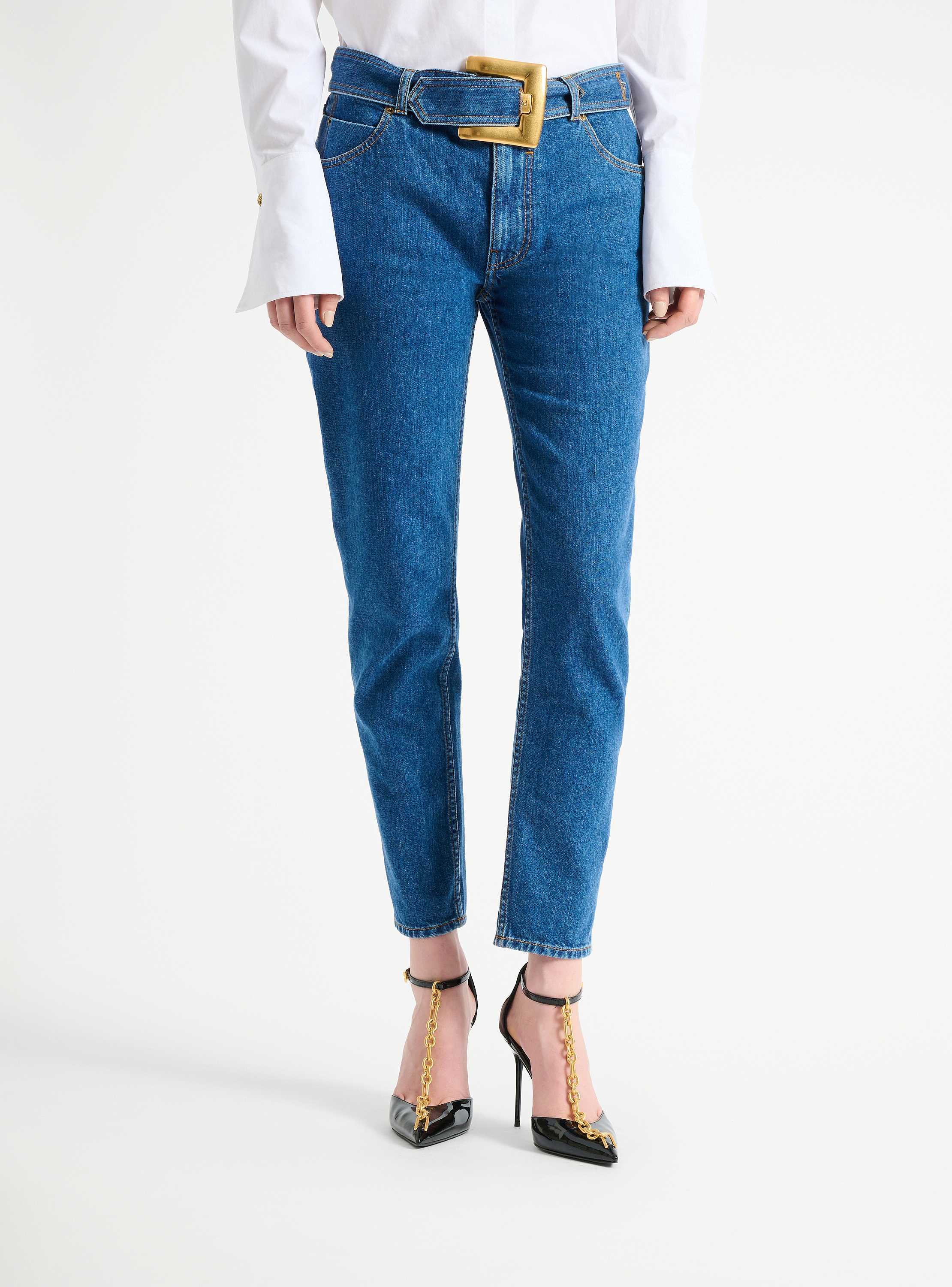 Jean ceintur&eacute; en denim