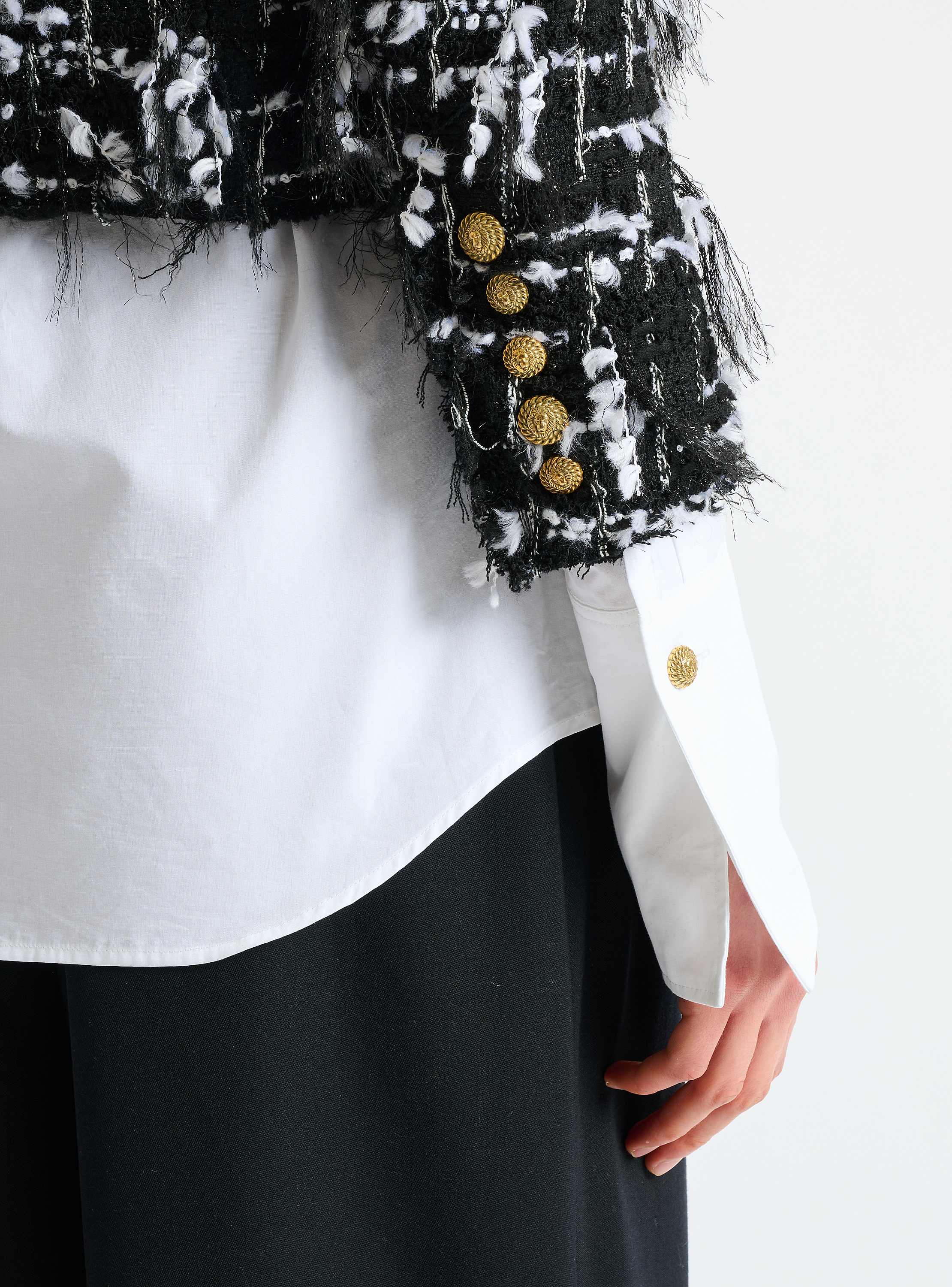 Cropped jacket in fringed tweed