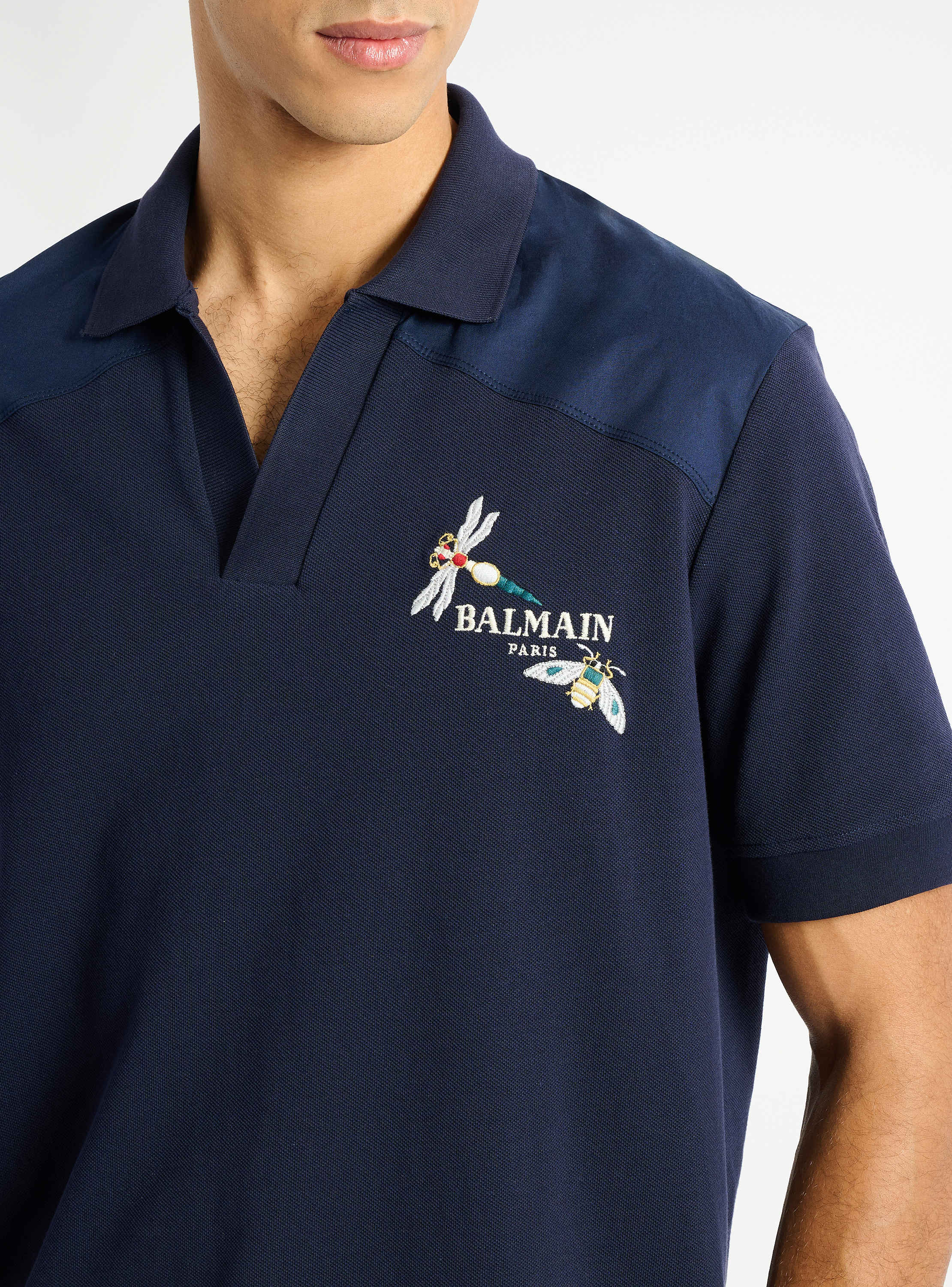 Polo Balmain Insect con bordado 