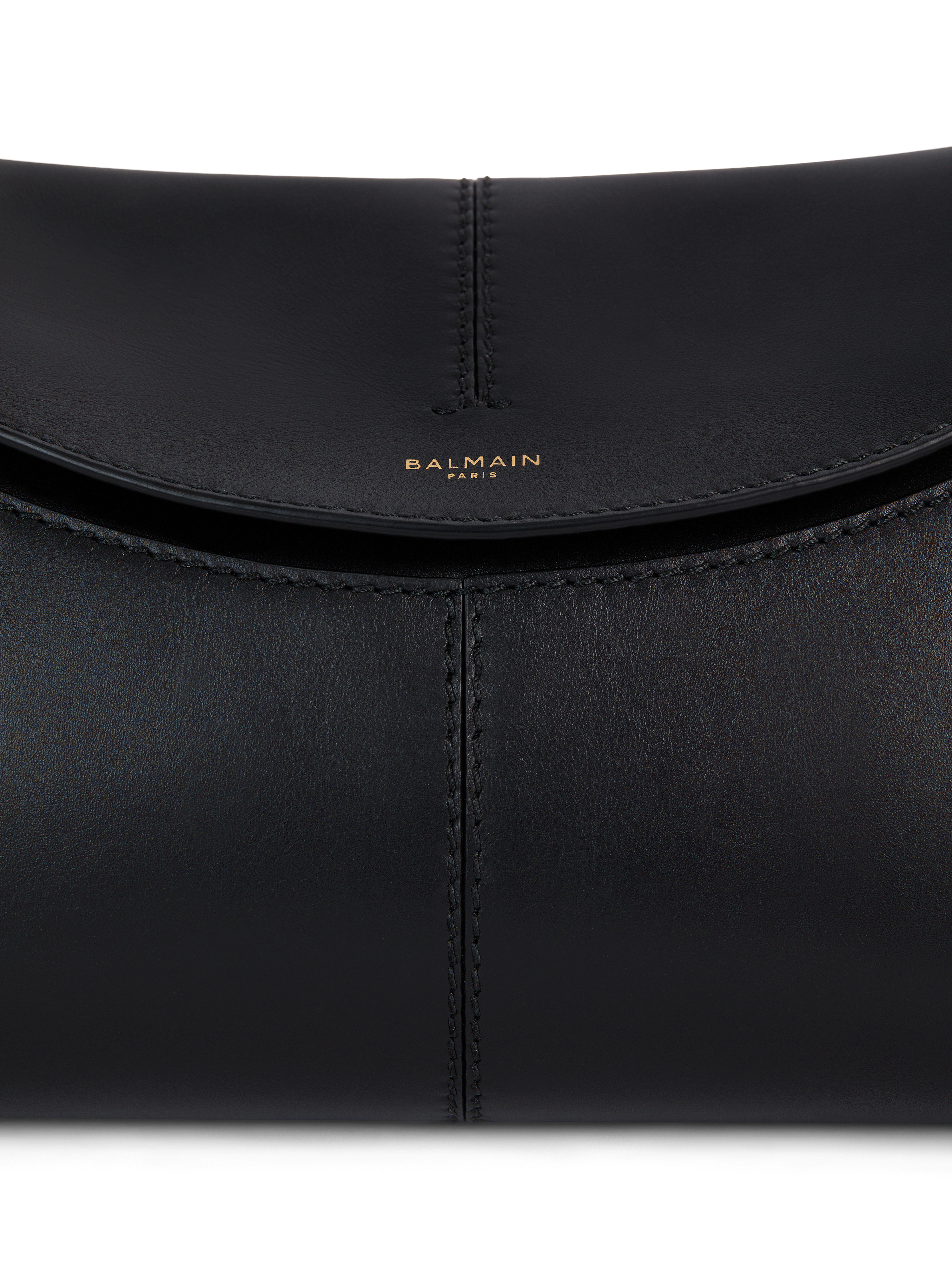 64-83 medium bag in smooth leather