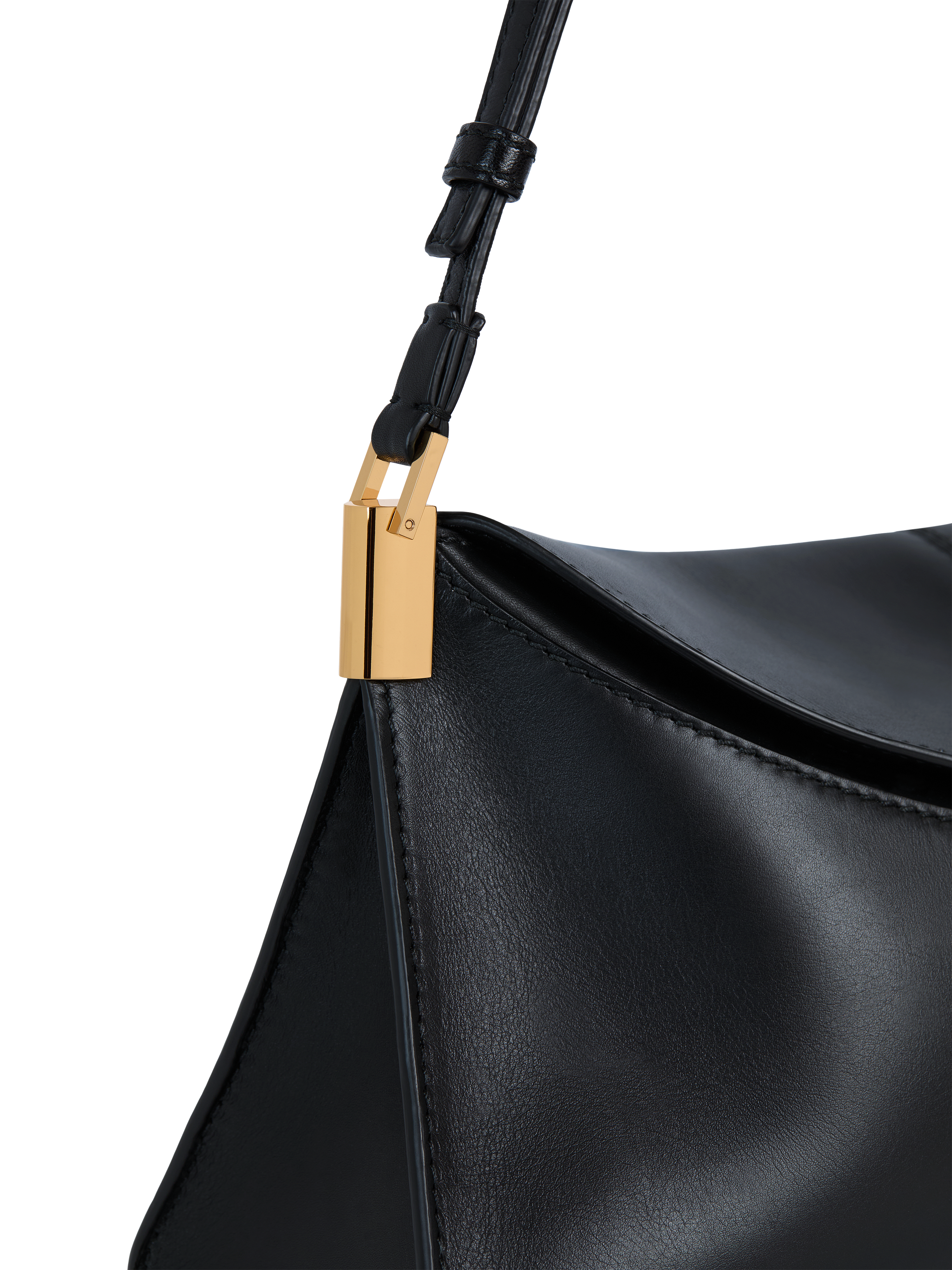 64-83 medium bag in smooth leather