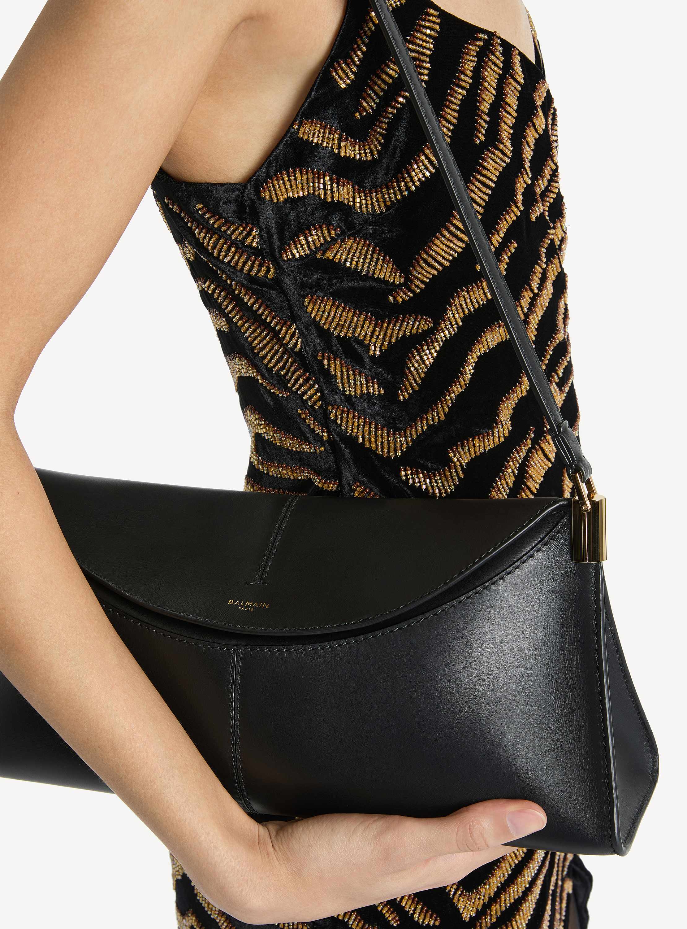 64-83 medium bag in smooth leather