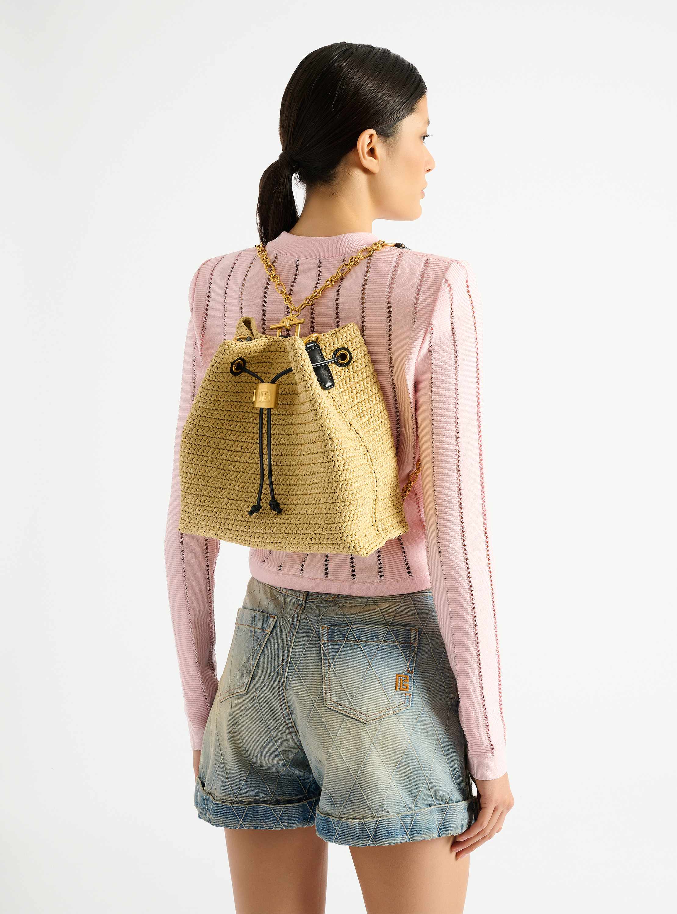 Pulse crochet and leather backpack 