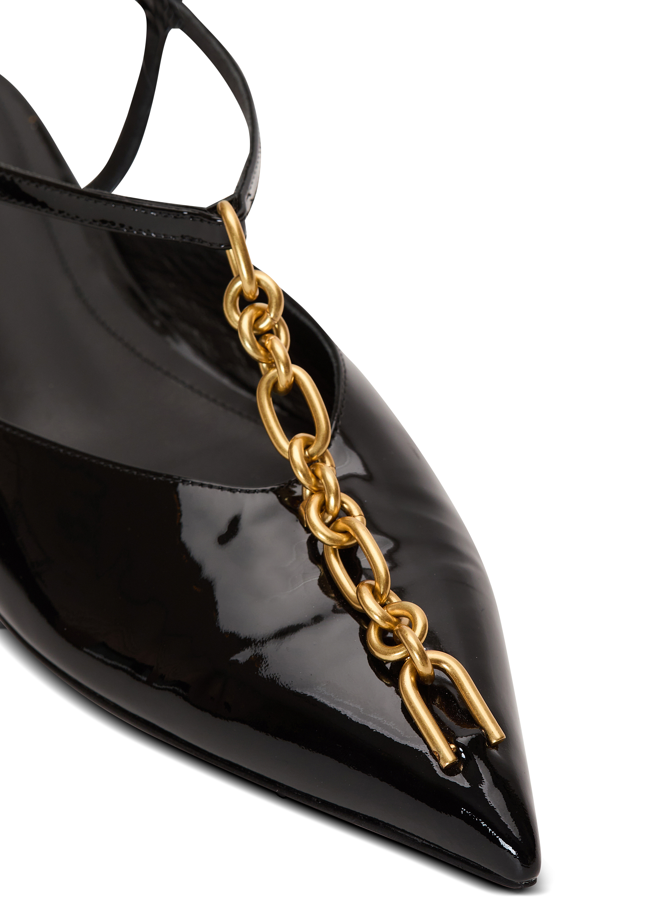 Sync chain sandals in patent leather