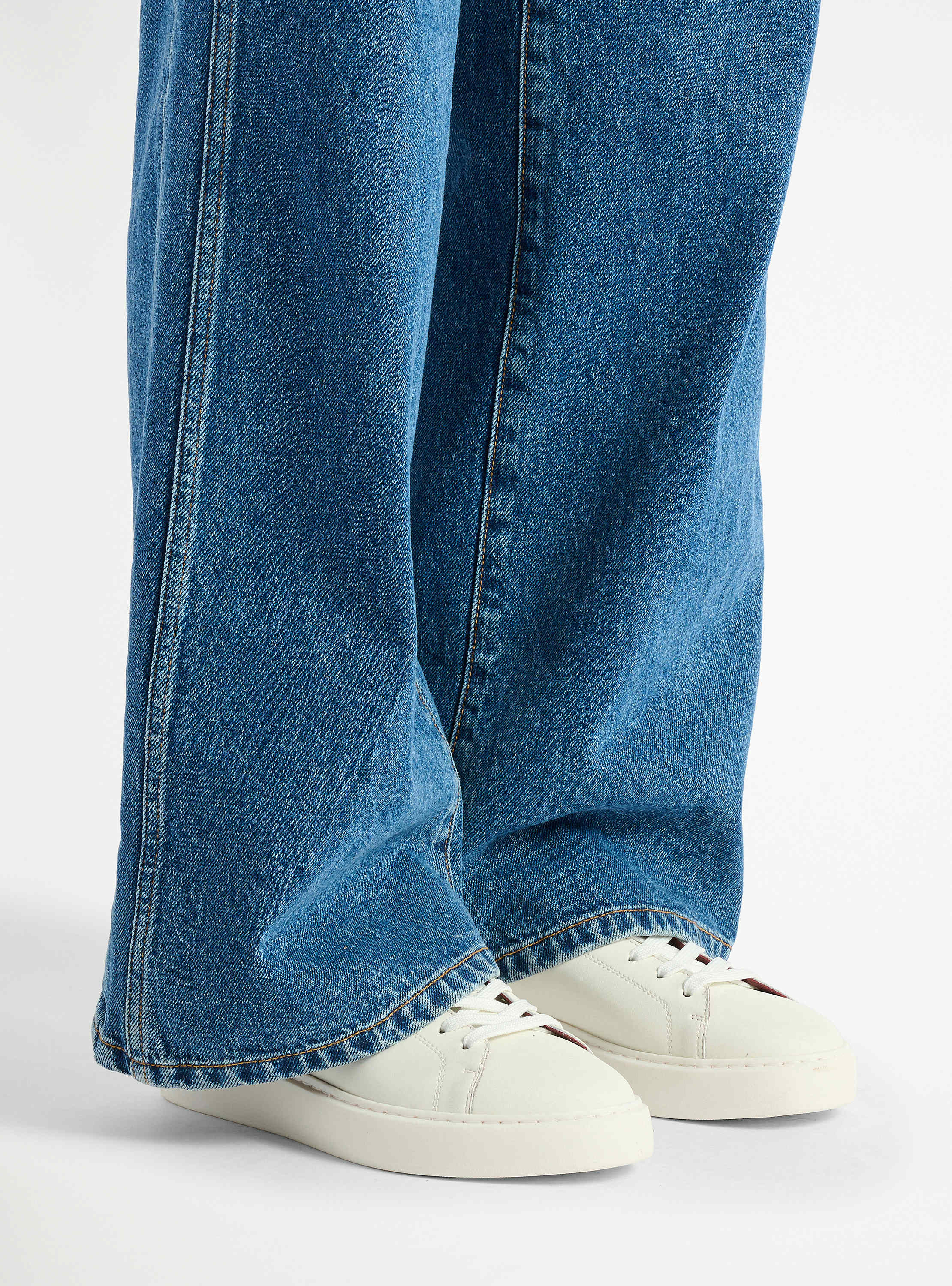 Baskets B-Court en cuir lisse
