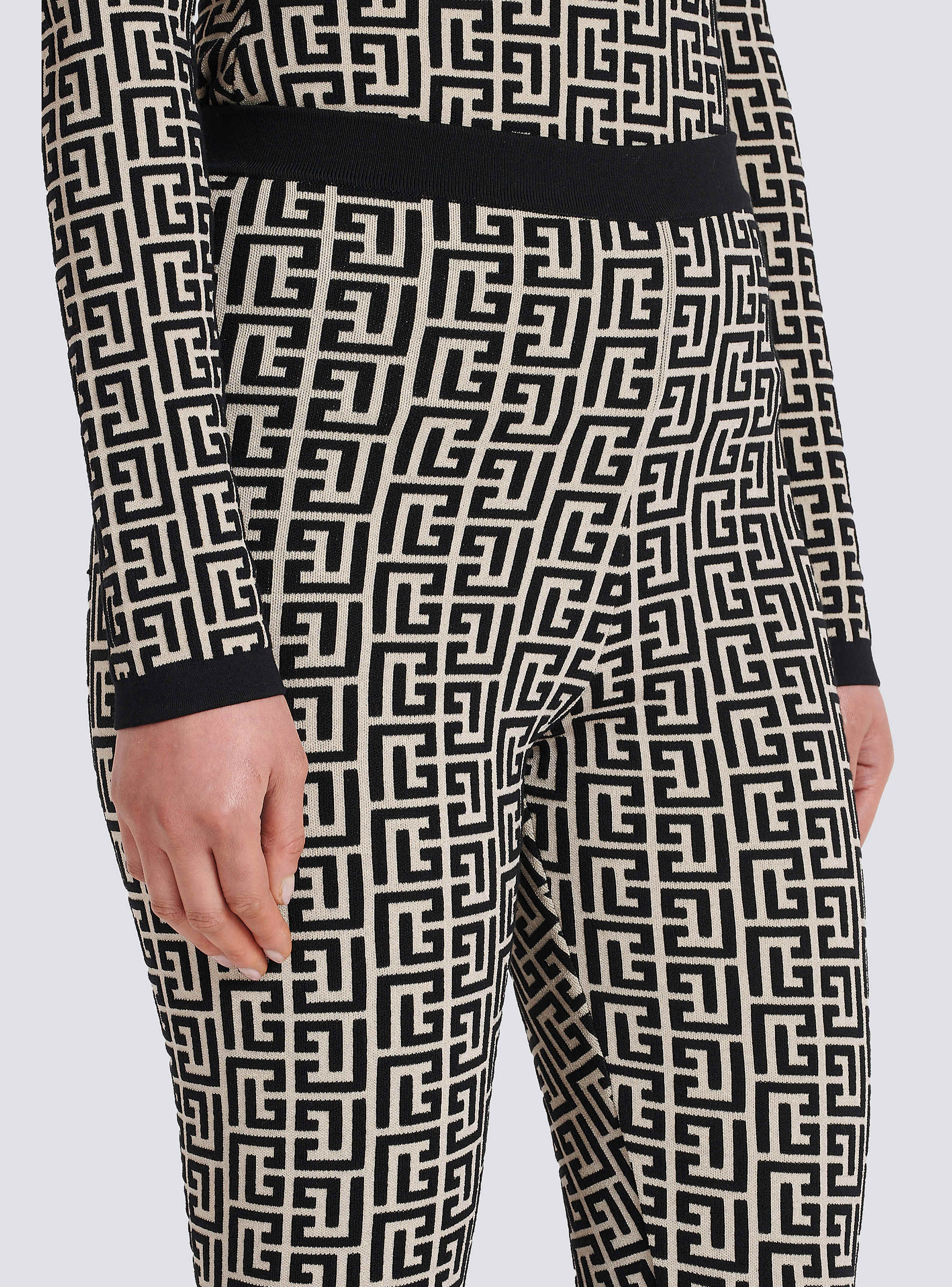 【送料&関税込】Balmain Knit Leggings PB Labyrinth knit leggings beige beige - Women | BALMAIN