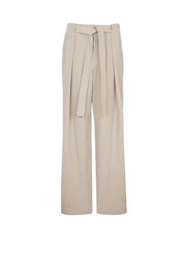 Loose-fitting linen trousers