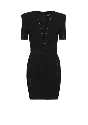 Kurzes, fein geripptes Strickkleid