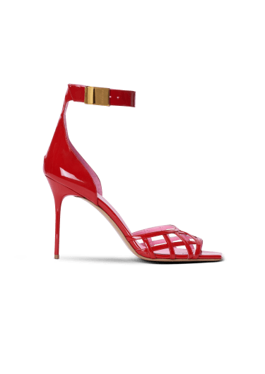 Patent leather Uma sandals with openwork grid