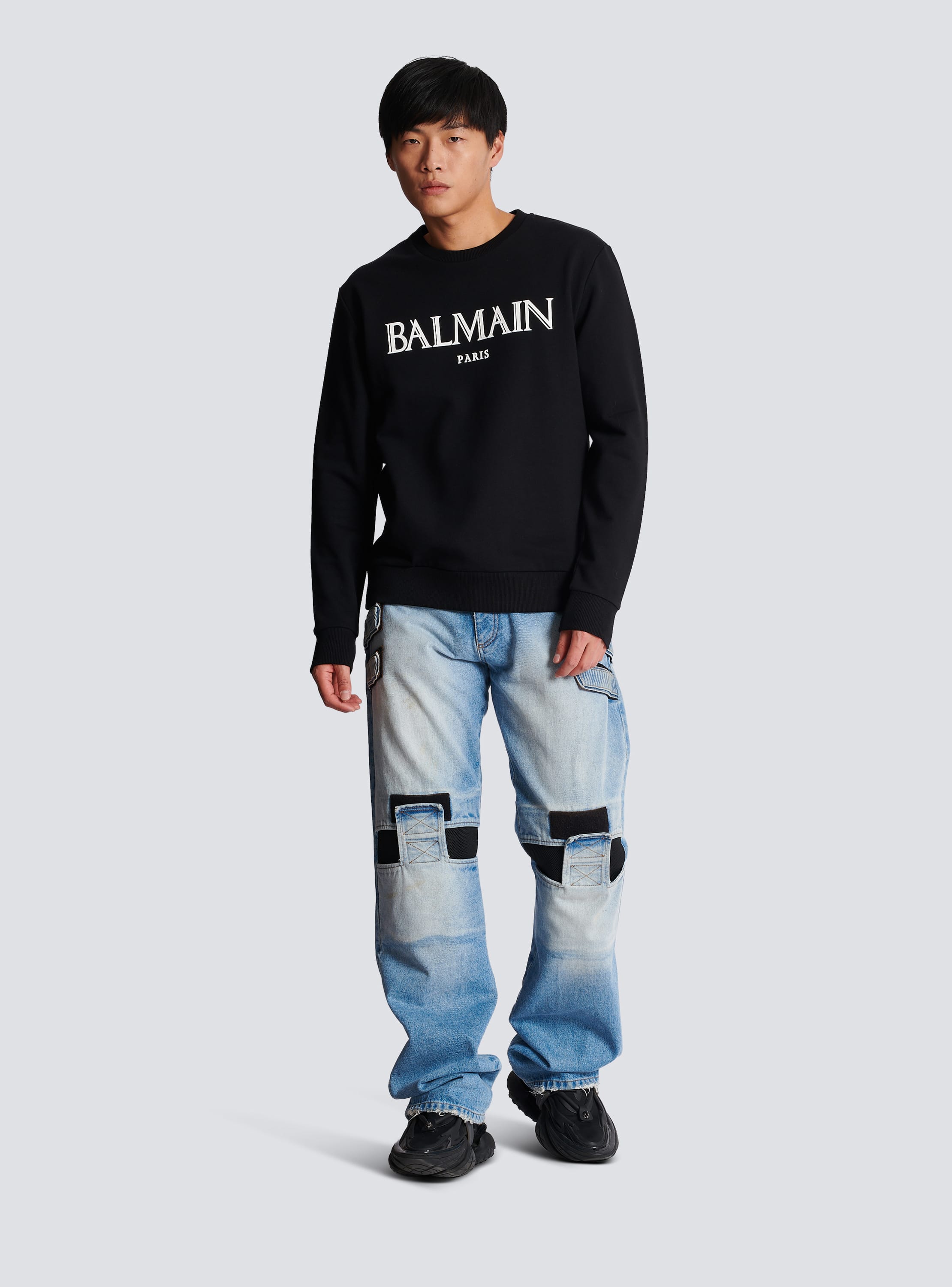 lys s Higgins fattige Sweatshirt with rubber Roman Balmain logo black - Men | BALMAIN