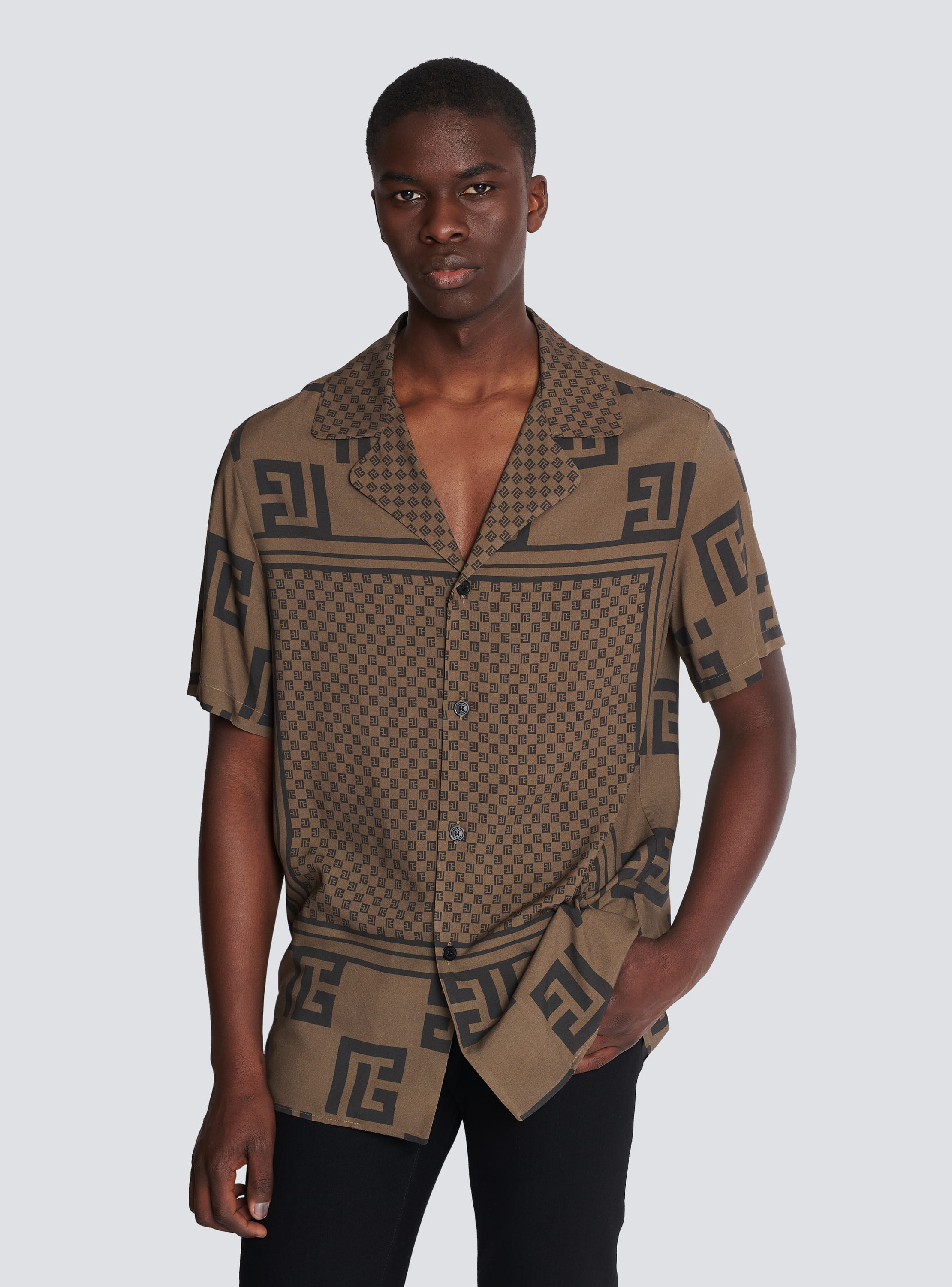 Short-sleeved shirt with monogram scarf print brown - Men
