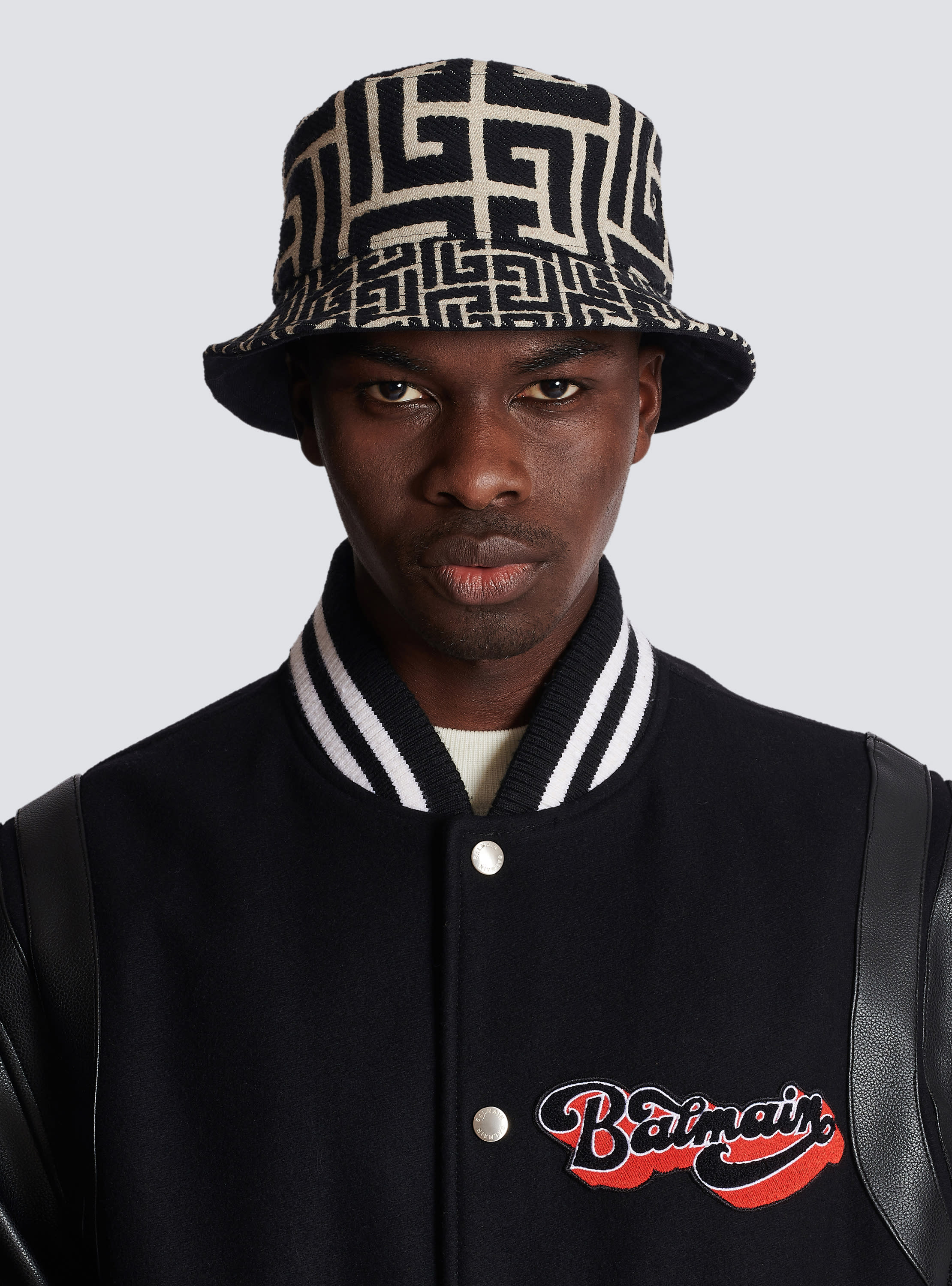 Balmain Logo Padded Bucket Hat Blanc Noir