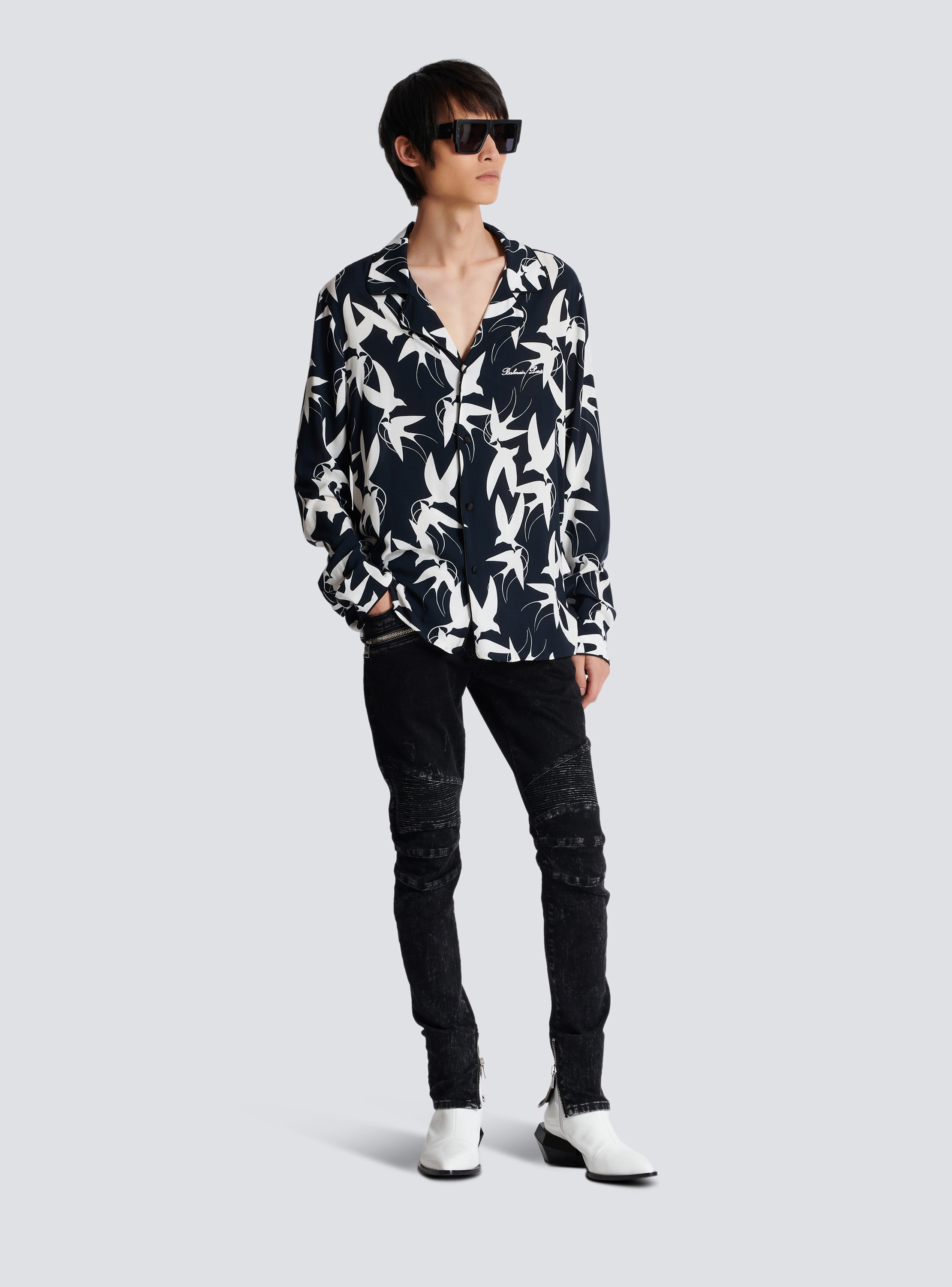 Loose shirt with Swallow print