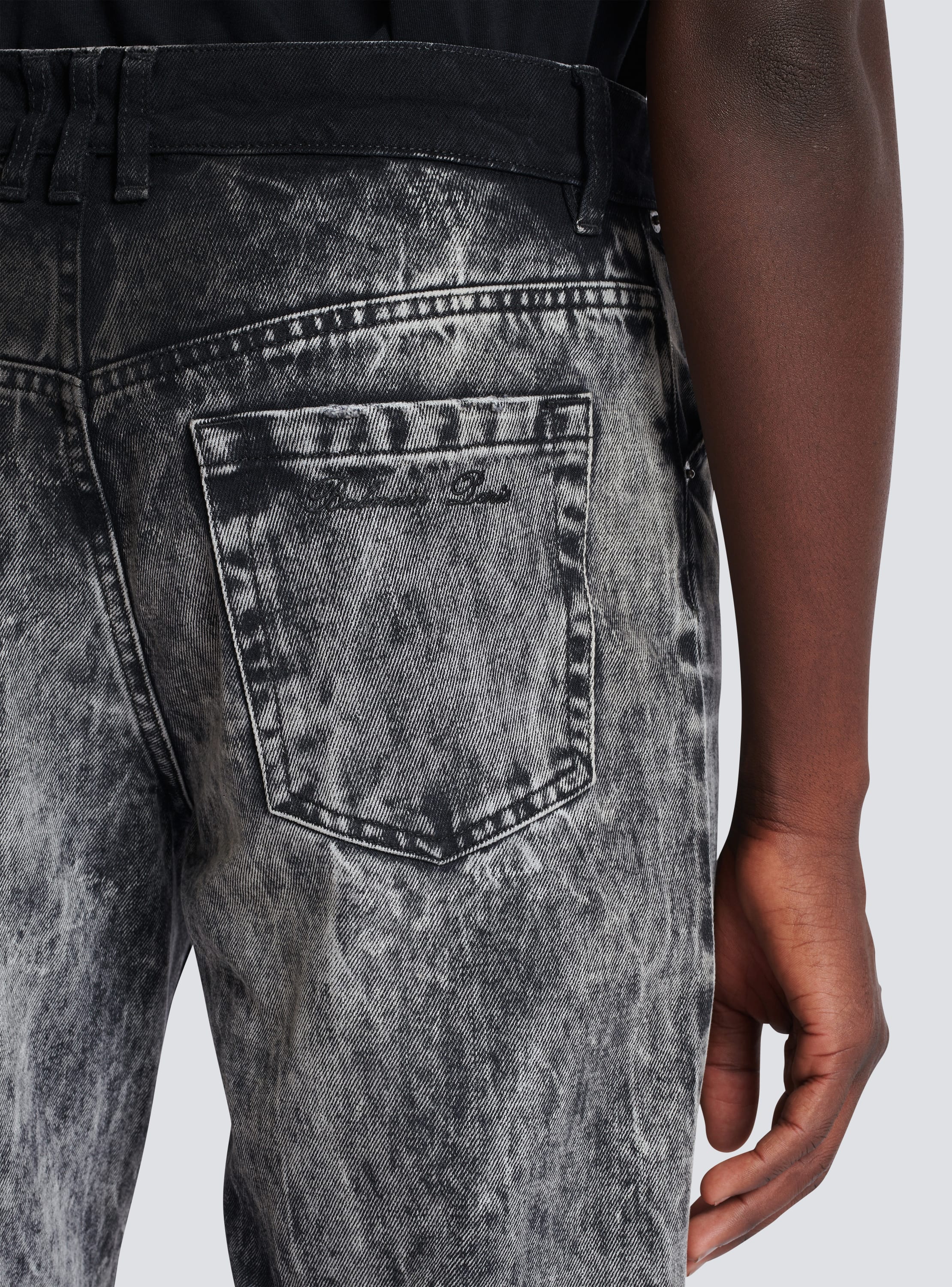 Grey stonewash hot sale jeans