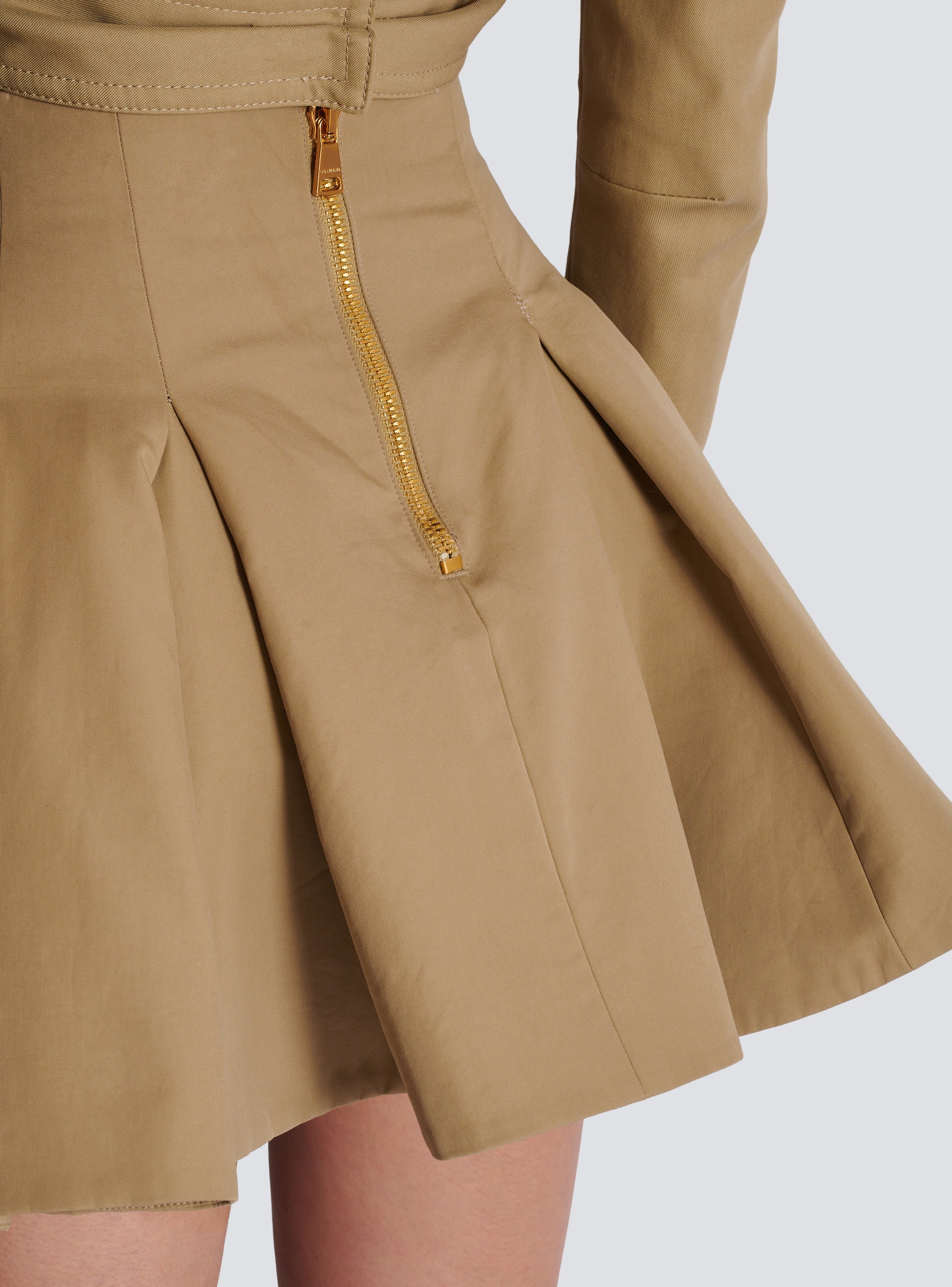 BALMAIN ベージュ ミニスカート ポケット付き BALMAIN ベージュ ミニスカート ポケット付き