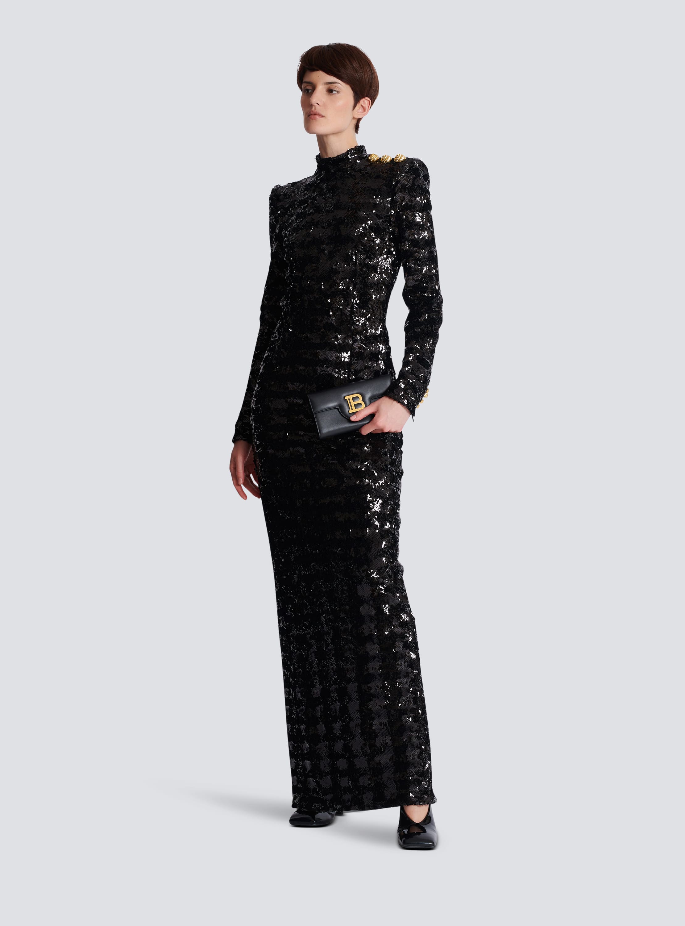 Robe longue en sequins