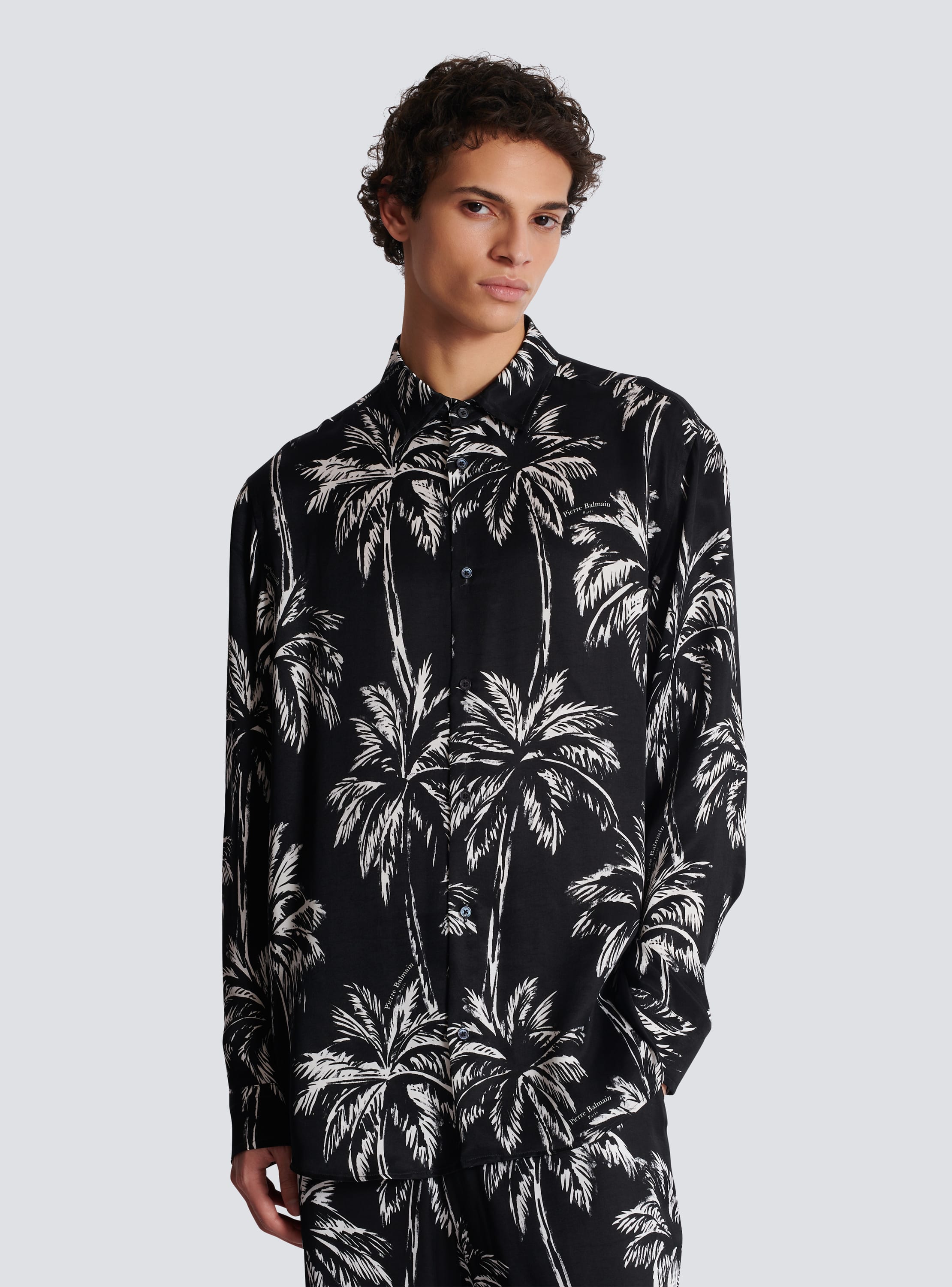 Camicia in raso con stampa palme Uomo BALMAIN