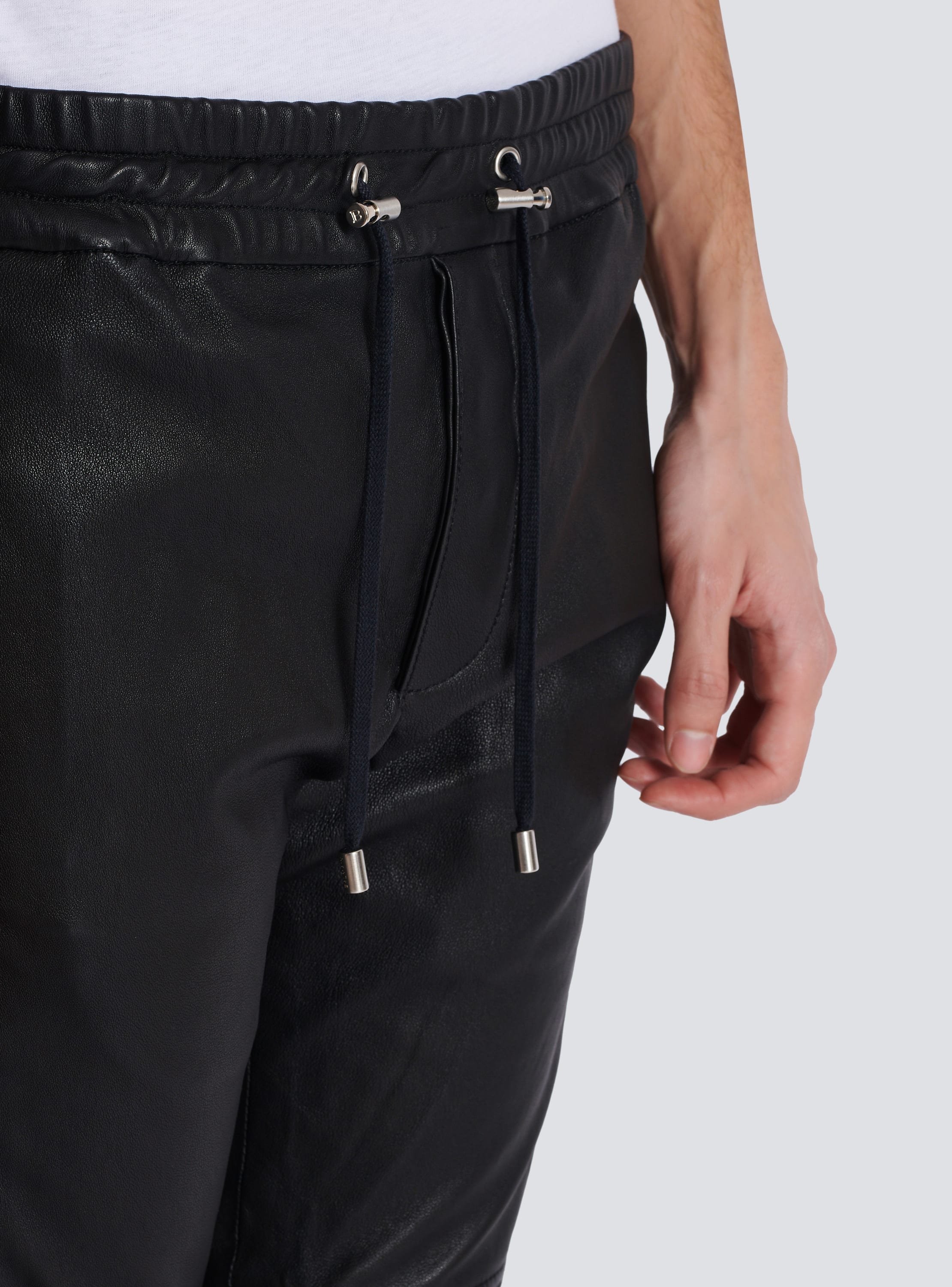 Pantalon tipo biker sale