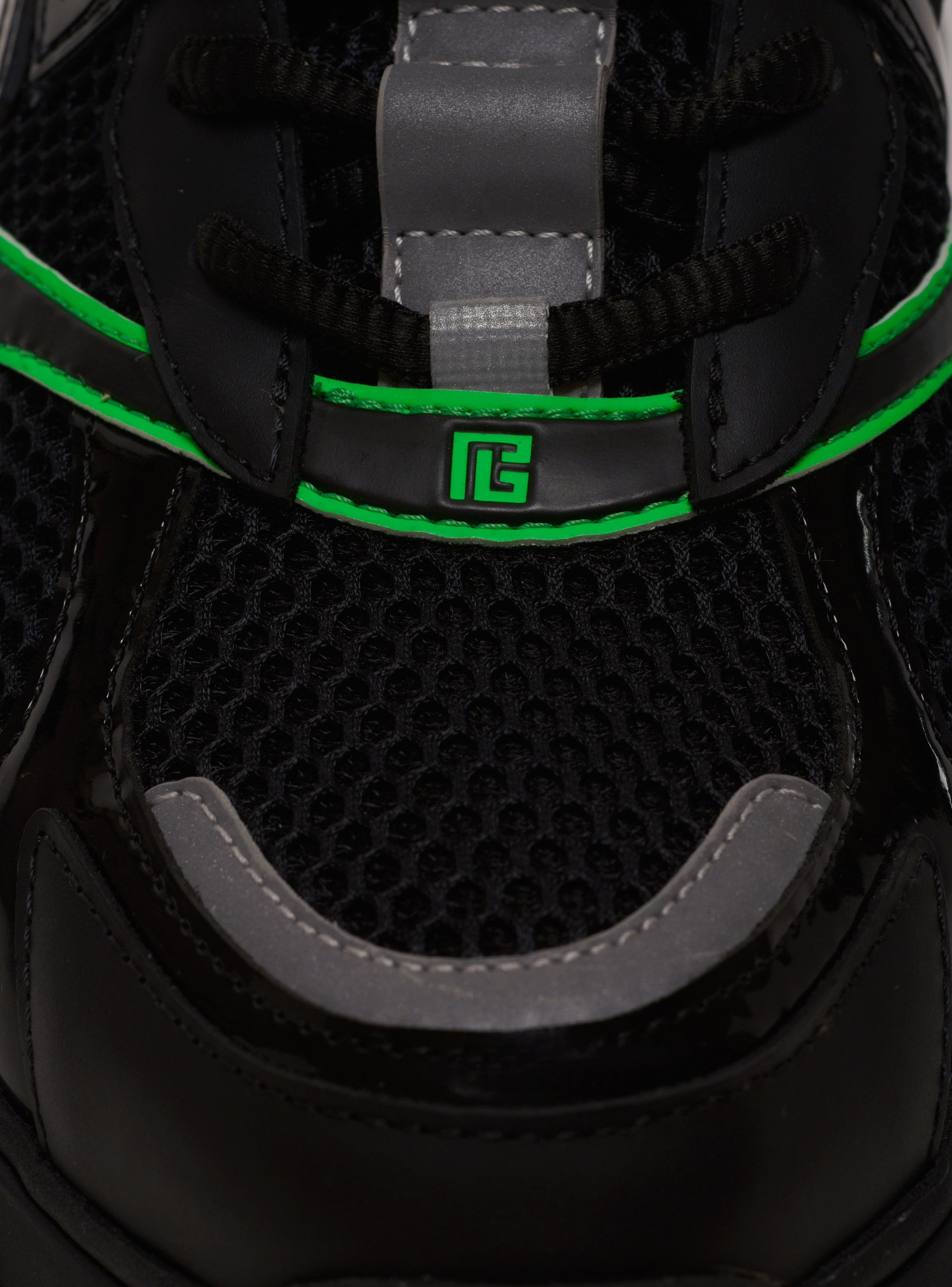 Trainers in leather and carbon fibre sales