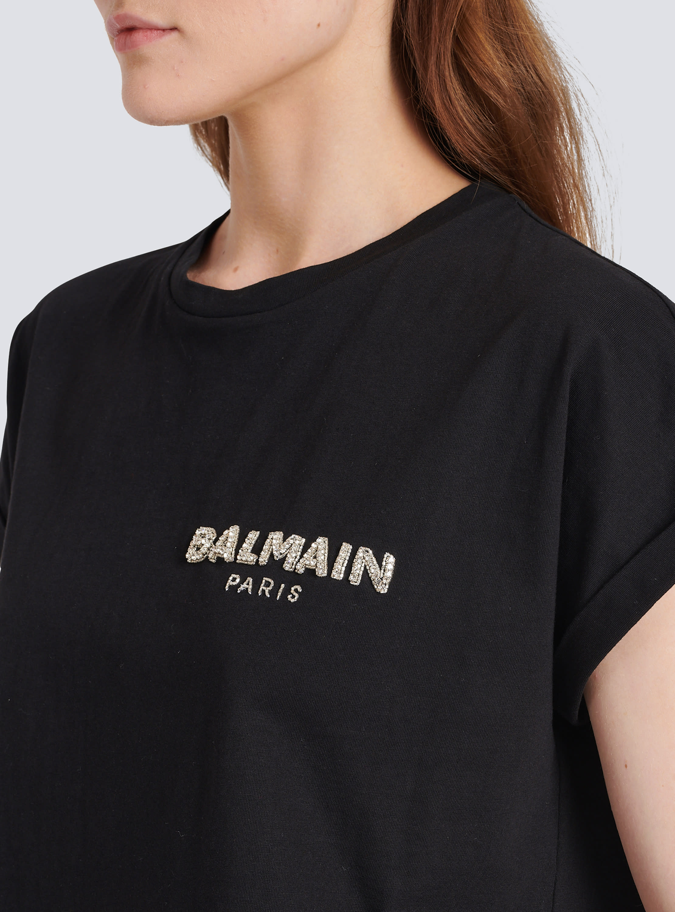 T-shirt corta in cotone con piccolo logo Balmain ricamato