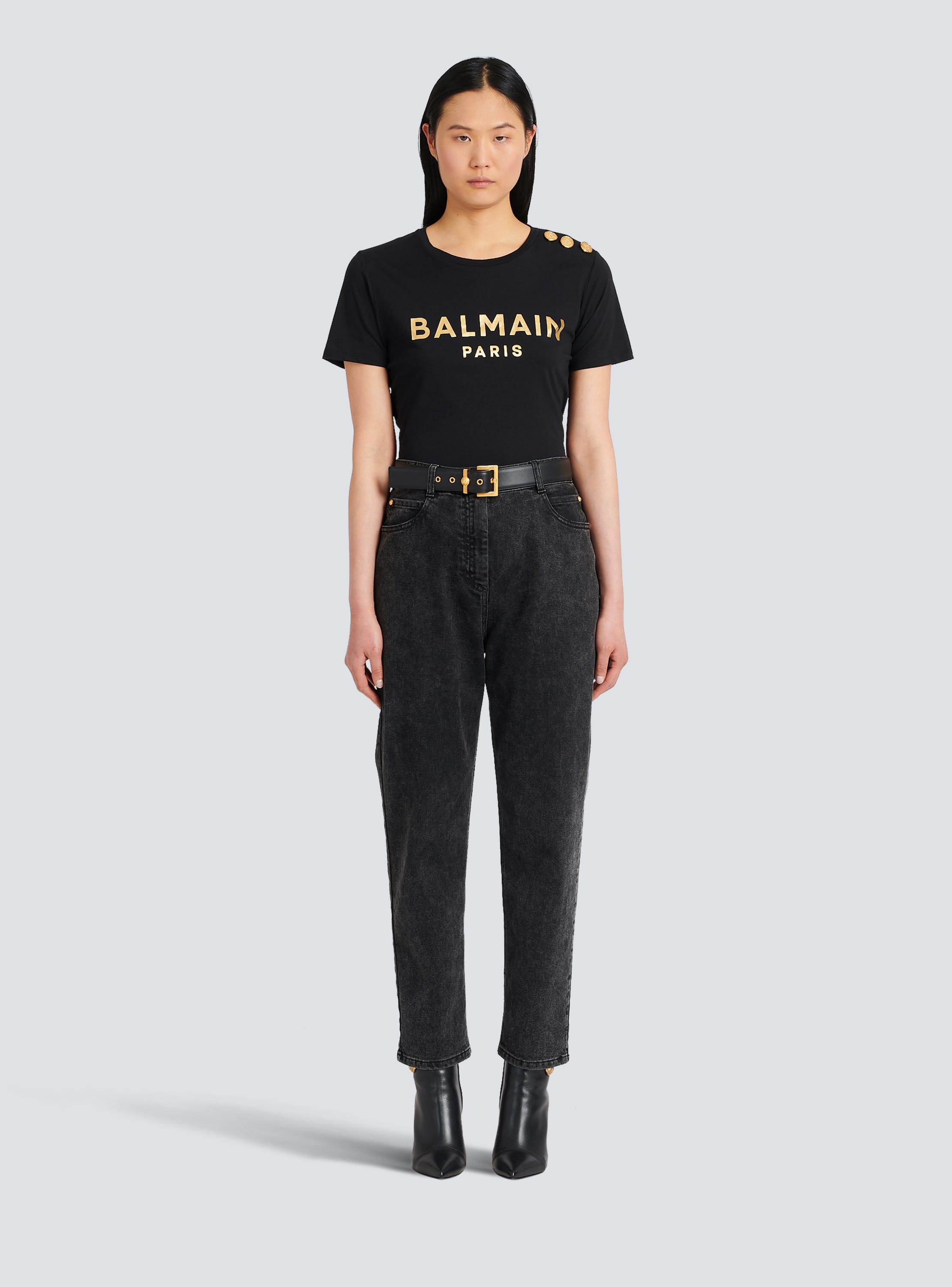 https://media.balmain.com/image/upload/f_auto,q_auto,dpr_auto/w_auto/sfcc/balmain/hi-res/YN1WJ068LVTL0PAB?_i=AG